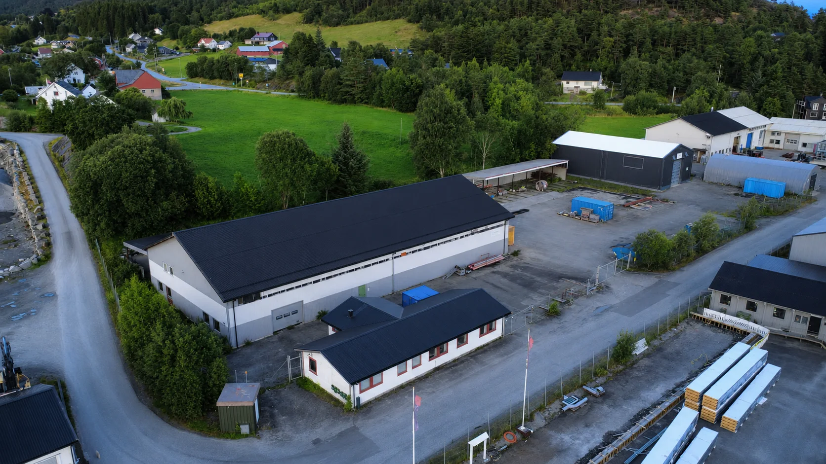Oversiktsbilde av TMA Industri sitt anlegg på Sunde industriområde 10
