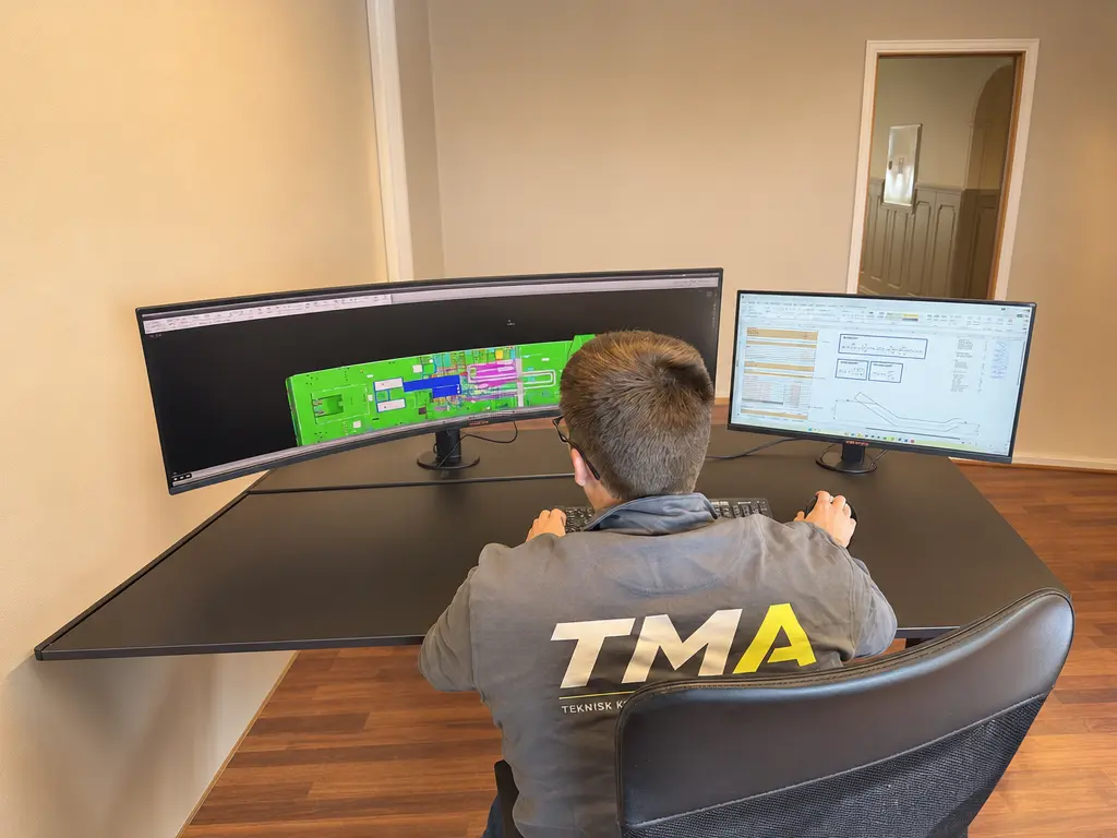 Kontorplass med teknisk prosjektering hos TMA Industri